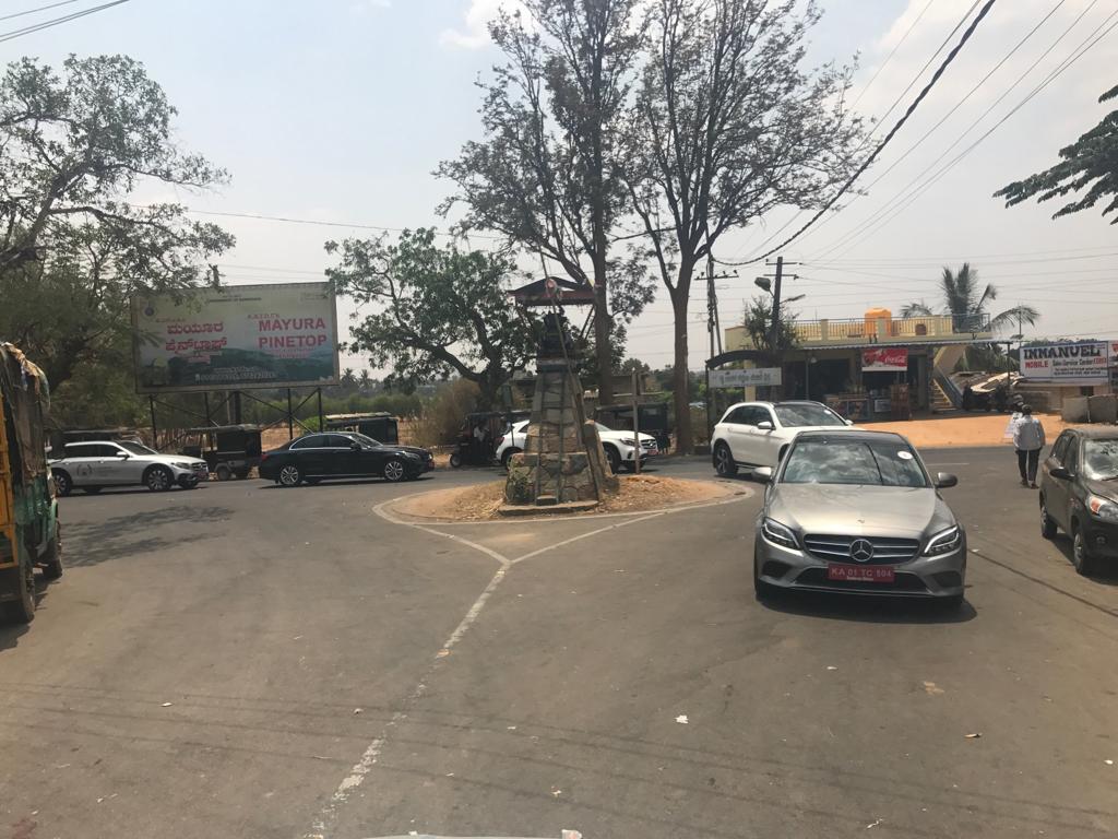 sundaram_motors's tweet photo. The climb begins and the Stars drive all the way up with ease. Here's a preview of these beautiful cars journeying on the roads of Nandi Hills
#MercedesBenz #NandiDrive #BestOrNothing #SundaramMotors #Bangalore https://t.co/wQR3C9BHvR