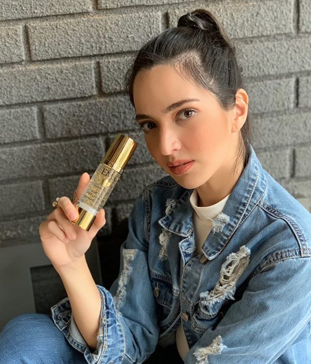 Sedikit sharing tentang skincare kesayanganku dari @emkbeverlyhills_indonesia . Tuntutan syuting yang mengharuskan  aku tetap makeup kadang suka buat kulitku mulai terasa kusam dan untungnya aku punya EMK 24 K GOLD PEELING GEL ya g bisa langsung aku pake… ift.tt/2HP7seW