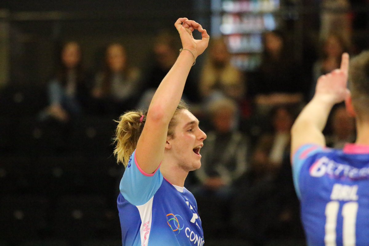 topzwolleybalh1's tweet photo. ▶️▶️ de allerlaatste thuiswedstrijd van het seizoen vandaag!

MATCHDAY🏐  #TVZVOC

@topzwolleybalh1 ⚔️ @VoCASAHeren1 

Vandaag | ⏰17:00
📍@LandstedeSport https://t.co/sQoeXzxGFL