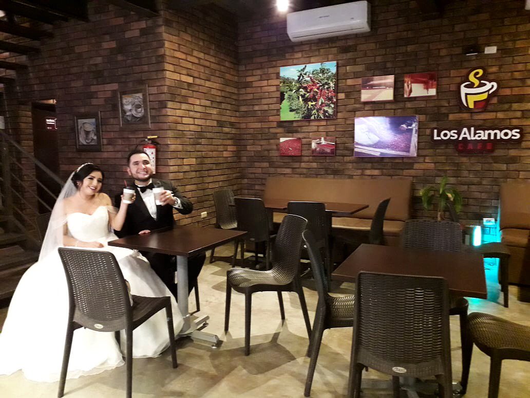 Los Álamos Café tweet media