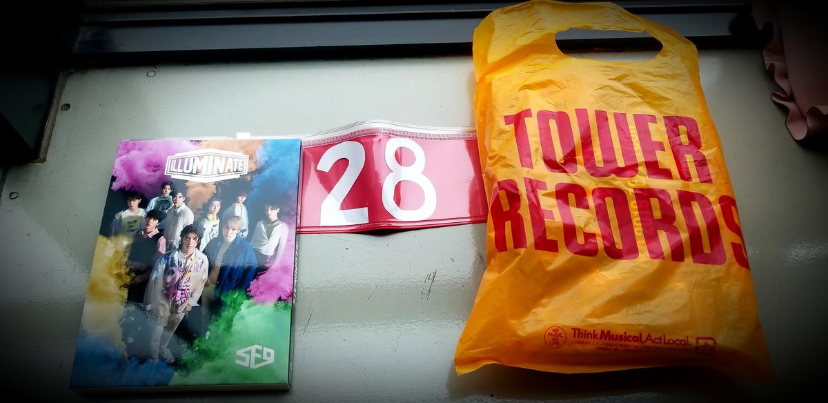 hanie_maiden's tweet photo. Ayun, di ko natiis so i got all members
 … and bought more here at the venue. ahehe 😁😁😁
Didn't win the M&amp;G but since I adore each one of you -  i'll meet you all! 😘💕💕
See yah again #Red28 #Taeyang-ssi 
#SF9 #ILLUMINATE 🇯🇵🇵🇭🇯🇵🇵🇭🇯🇵🇵🇭
@SF9official https://t.co/tn7XE6cYrt