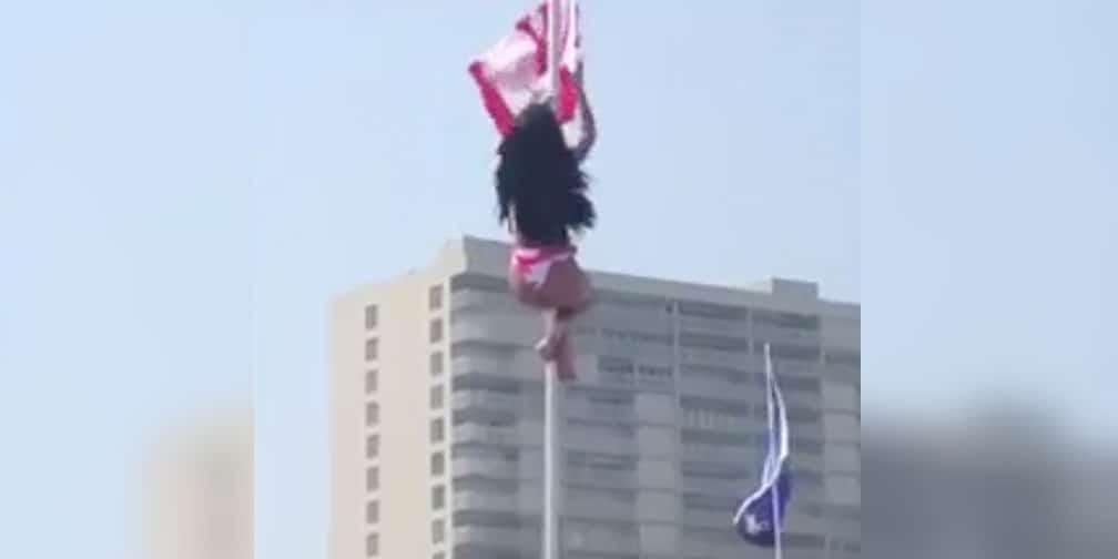 lasietedel7's tweet photo. Presume mujer sus habilidades en un asta bandera y cae 
 https://t.co/OX9vVsTpAM https://t.co/znYulmeM1H
