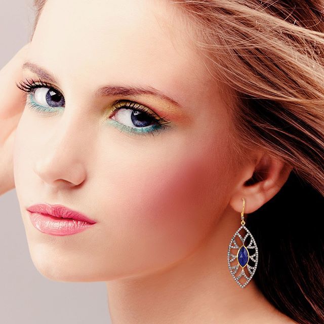 MeghnaJewels's tweet photo. Bora Bora earrings in Lapis &amp; diamonds!⁣
*⁣
*⁣
#designerjewelry #designerjewels #luxuryjewelry #luxuryjewellery #luxuryjewels #luxuryjewelsonline #highjewelry #highjewellery #finejewelry⁣
#finejewellery #diamondjewelry #jewelryoftheday #jewelryaddict… https://t.co/UXCydLCJJa https://t.co/7WcEXmhgUe