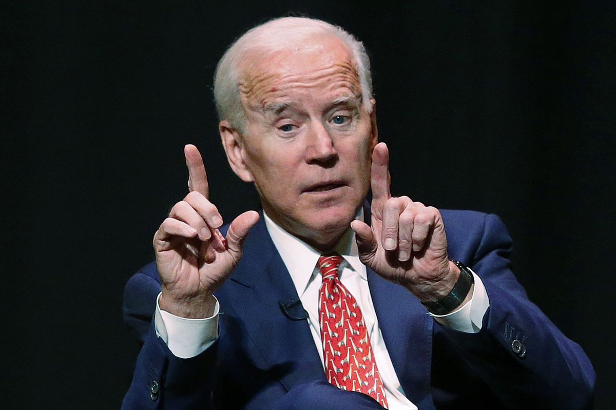 CarolineSelf's tweet image. I am a long way from endorsing a 2020 presidential candidate, but the fact that @joebiden is still wearing a 26 year old tie gives him a point or two. Unfortunately, I do not still have that dress.