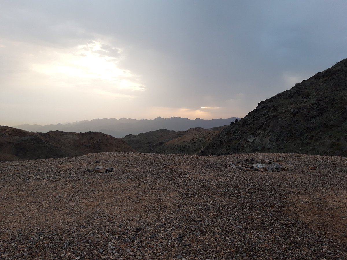 ReptonDXBTrips's tweet photo. Sunrise in the mountains. The last group leave camp and we are underway on day 2 of the bronze assessed @DofE expedition #ReptonDXBDofE https://t.co/0KwBILQCVX
