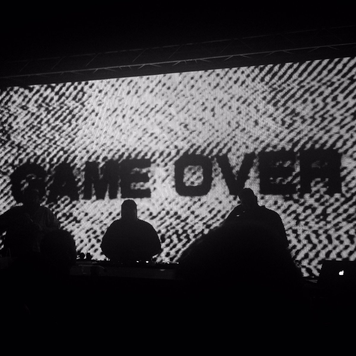 alien35e tweet media