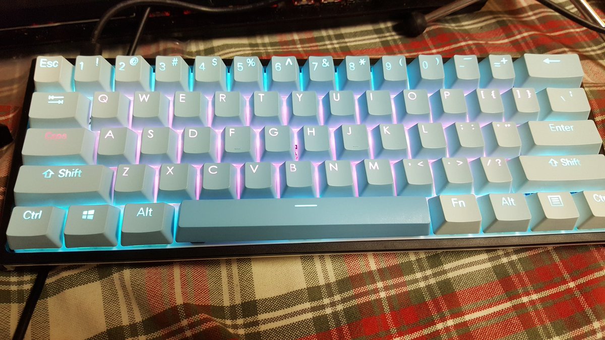 TedZhang__'s tweet photo. got a new gamer keyboard https://t.co/uLcQrKgU67