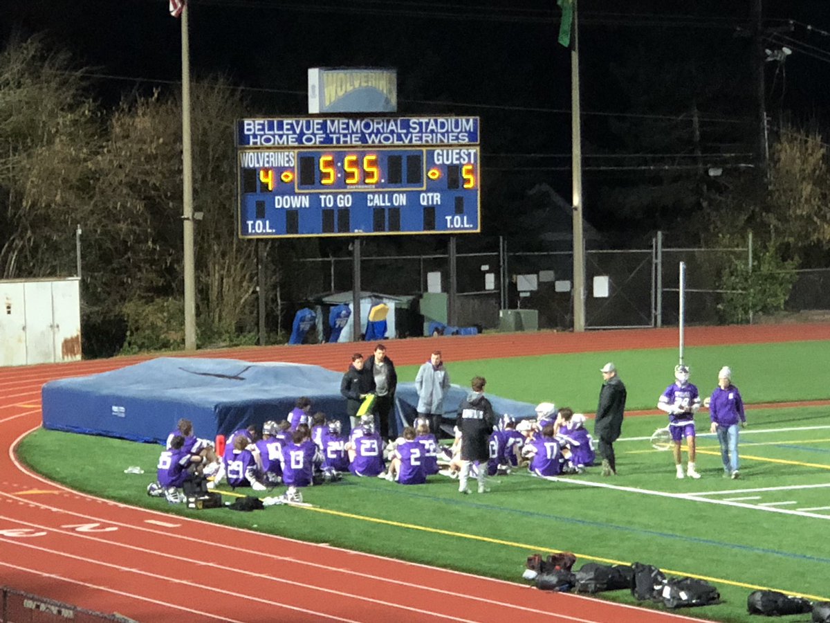 Halftime Sunset Boys Varsity vs. Bellevue Wolverines.
Apollos up 5-4
Bleed Purple!!!!!