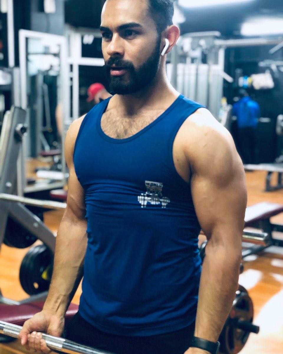 GeorgeGlezzGG's tweet photo. Uno de los mayores placeres es dar con alguien capaz de enseñarte nuevas formas de ver la vida.
#workout #capitalgym #GG #GGMen #YvesRocherZacatecas #filosofia #beard #liderYR #negocios https://t.co/5godktJB4I