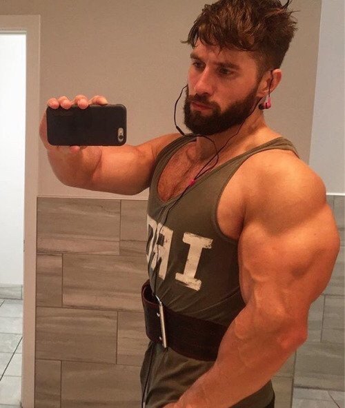 bodybuilderss's tweet photo. You have to look this! // Mira esto! https://t.co/Ikw1WSOsoW