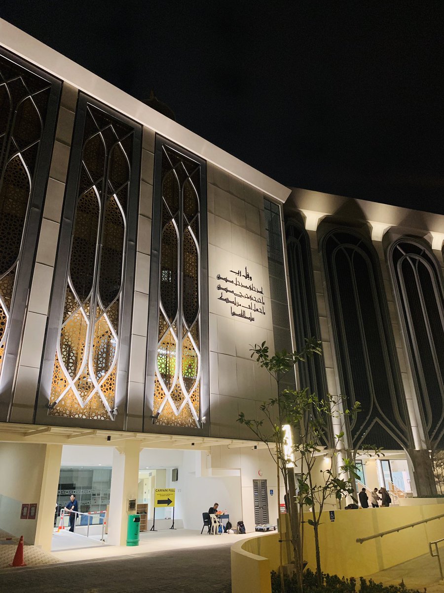 Muhd_Huzaifah's tweet photo. Alhamdulillah, mananged to explore Masjid Ghufran on the day of its reopening. The mosque I spent most of my childhood praying at. From when it was brown in colour to blue and then now totally new... here are some photos I took from my iphone❤️ https://t.co/0HS9MFPpJb