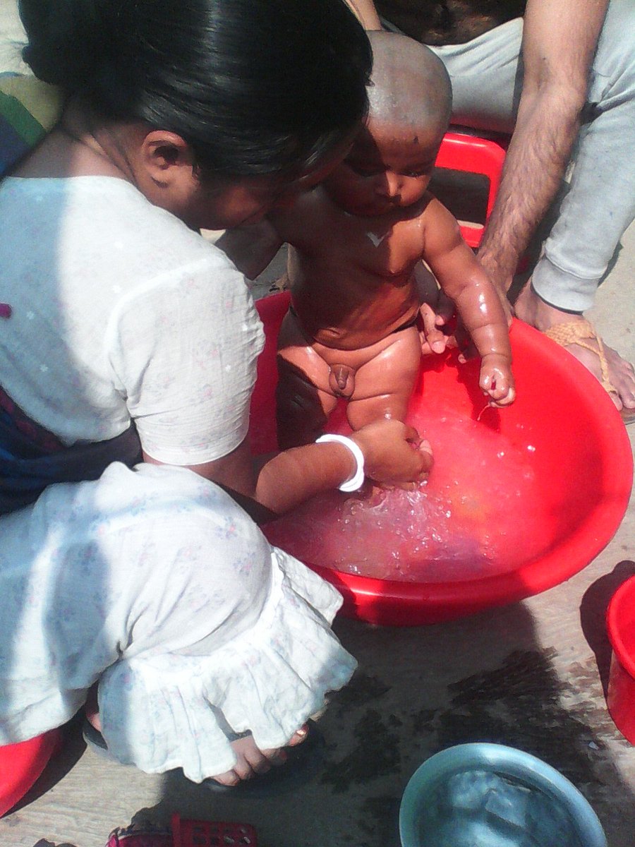 arush_biswas's tweet photo. ARUSH BISWAS Bathing time #2019-02-15. https://t.co/GqMd330bZn