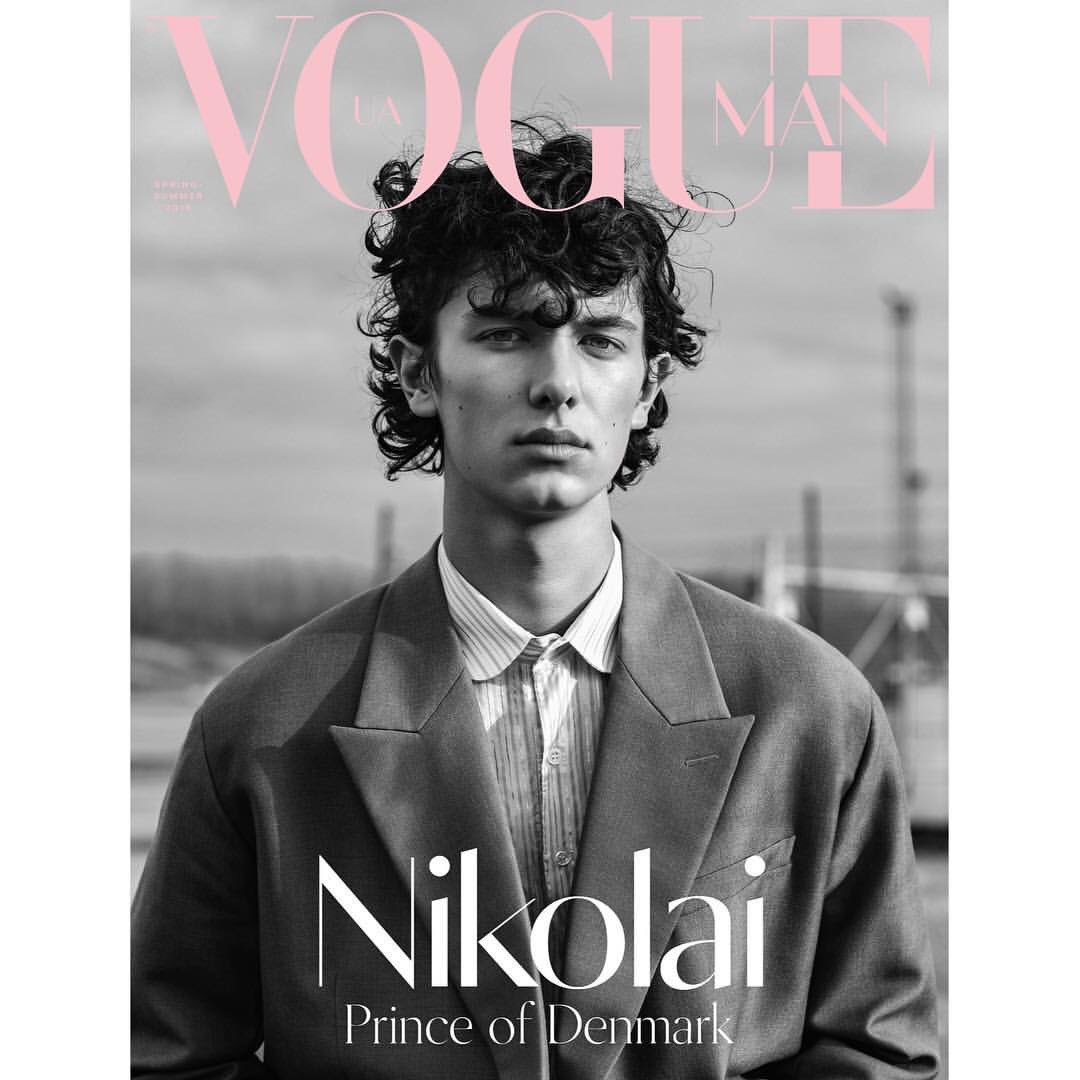 pnikolaidior's tweet photo. Prins Nikolai for @vogue_ukraine April 2019 cover // Dior Homme SS19 // shot by @marcovanrijt

PRINS NIKOLAI 🔸VOGUE

#PrinceNikolai #PrinsNikolai #ScoopModels  #PrinceNikolaiofDenmark #PrinsNikolaiafDanmark #Voguehomme #PrinsNikolaiDior #vogueukraine #vogueua #diorss19 https://t.co/Wo0gTIOjEp