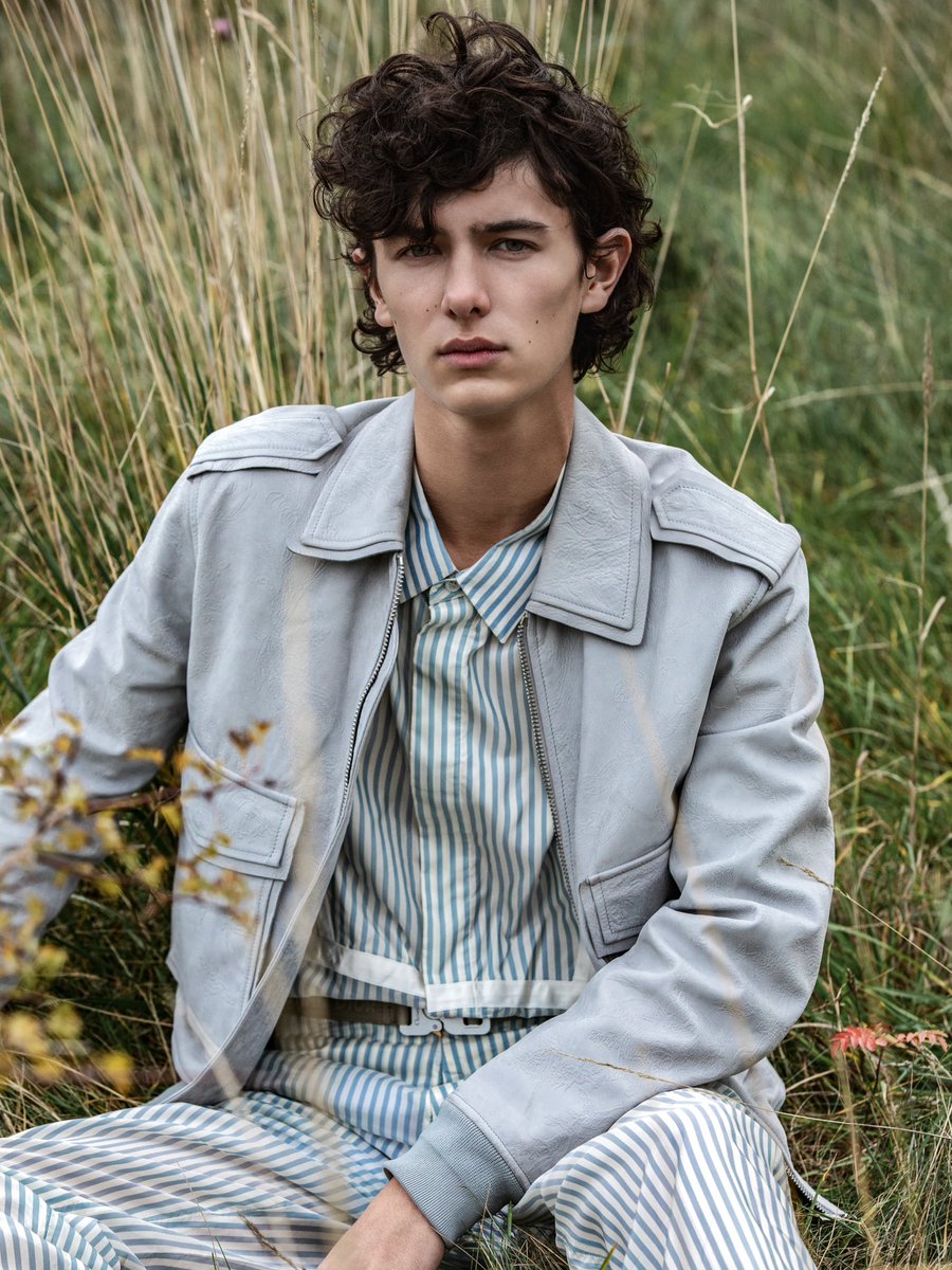 pnikolaidior's tweet photo. Prins Nikolai for @vogue_ukraine April 2019 // Dior Homme SS19 //  shot by @marcovanrijt

PRINS NIKOLAI 🔸VOGUE

#PrinceNikolai #PrinsNikolai  #ScoopModels  #PrinceNikolaiofDenmark  #PrinsNikolaiafDanmark #Voguehomme #PrinsNikolaiDior #vogueukraine #vogueua #diorss19 https://t.co/NOpbFCnQvf