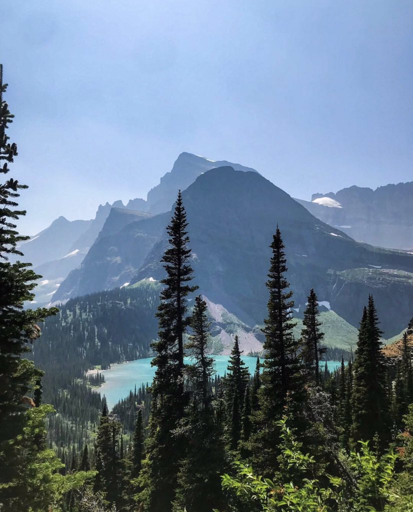 mazziio's tweet photo. [Review W&amp;T] ไปเวิร์คที่ Glacier National Park ปี2018 คุ้มค่ามากๆ เหมือนได้ไปดีท็อกปอด อากาศบริสุทธิ์มาก เวลาไปไฮกิ้งคือจะมีความสุขมาก ถึงแม้ว่าตอนกลับจะปวดขามากก็ตาม แต่เชื่อเหอะ ตลอดเส้นทางในป่าที่มีธรรมชาติที่สวยงามขนาดนี้ ควรไปก่อนตาย!! The place you should go before you die https://t.co/K8DZvn5UG1