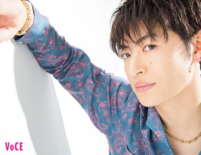 exile_news__'s tweet photo. イケメン対決【片寄涼太&amp;佐野玲於】
VOCE限定“壁ドン”オフカット公開！
https://t.co/W4DN9nkN8f https://t.co/PkrFYWtqn5