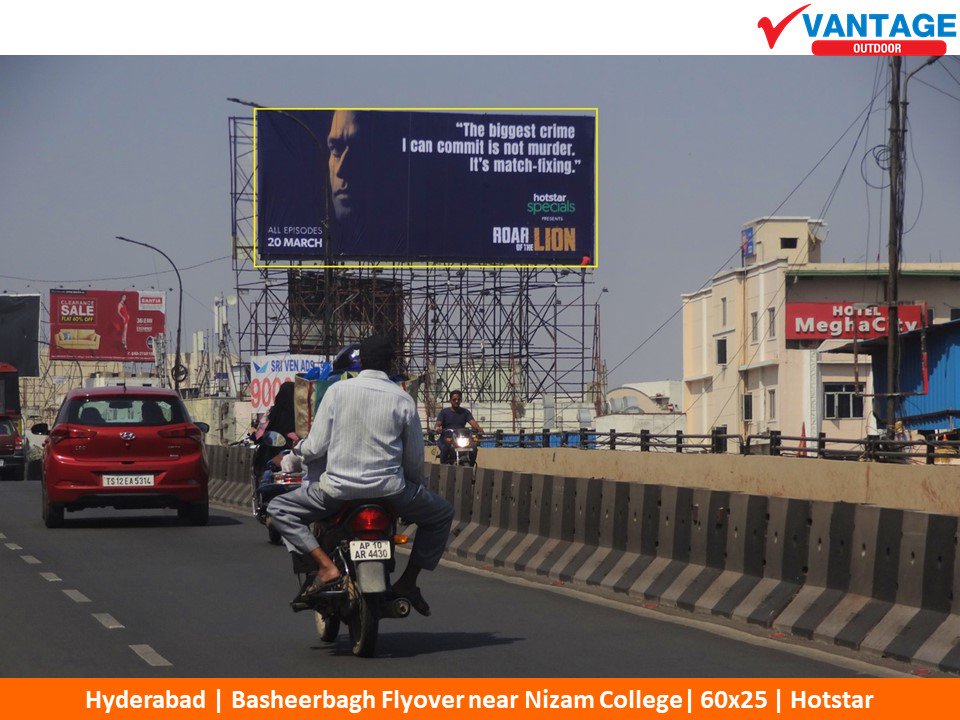 VantageOutdoor's tweet photo. #OOH #Hyderabad #Hoarding 60X25 displaying #HotstarSpecials #RoarOfTheLion #Hotstar #upcomingseries Location : #Basheerbagh Flyover near Nizam College. #ooh #media #advertisements #oohmedia #promotions #outdoorpromotions #branding #SaturdayMotivation https://t.co/bxmegqRYwp