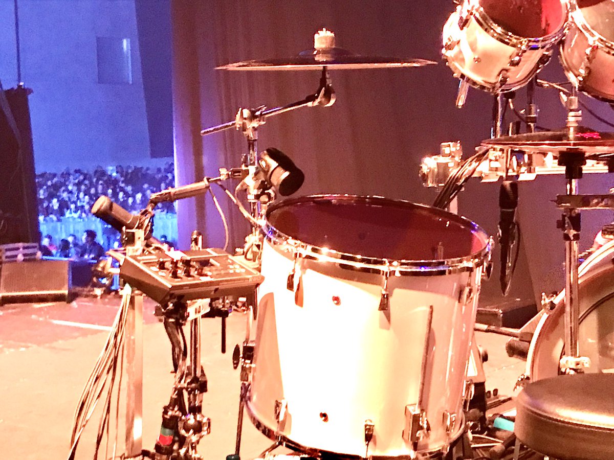 Yamahadrums_jp's tweet photo. #Slayer のドラマー Paul Bostaph。
自分のモニター用としてEAD10使用。マイクのセット位置に注目!
この位置で両バストラムが問題無く拾えます。
#abusolutehybridmaple #EAD10 #hexrack2 https://t.co/BU5ZkzCIFq