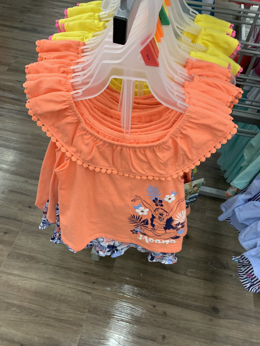 okbabyloves's tweet photo. @Okbabyyt i was shopping around at walmart and found a few things that reminded me of sissy 💛 https://t.co/fVUSHruAhP