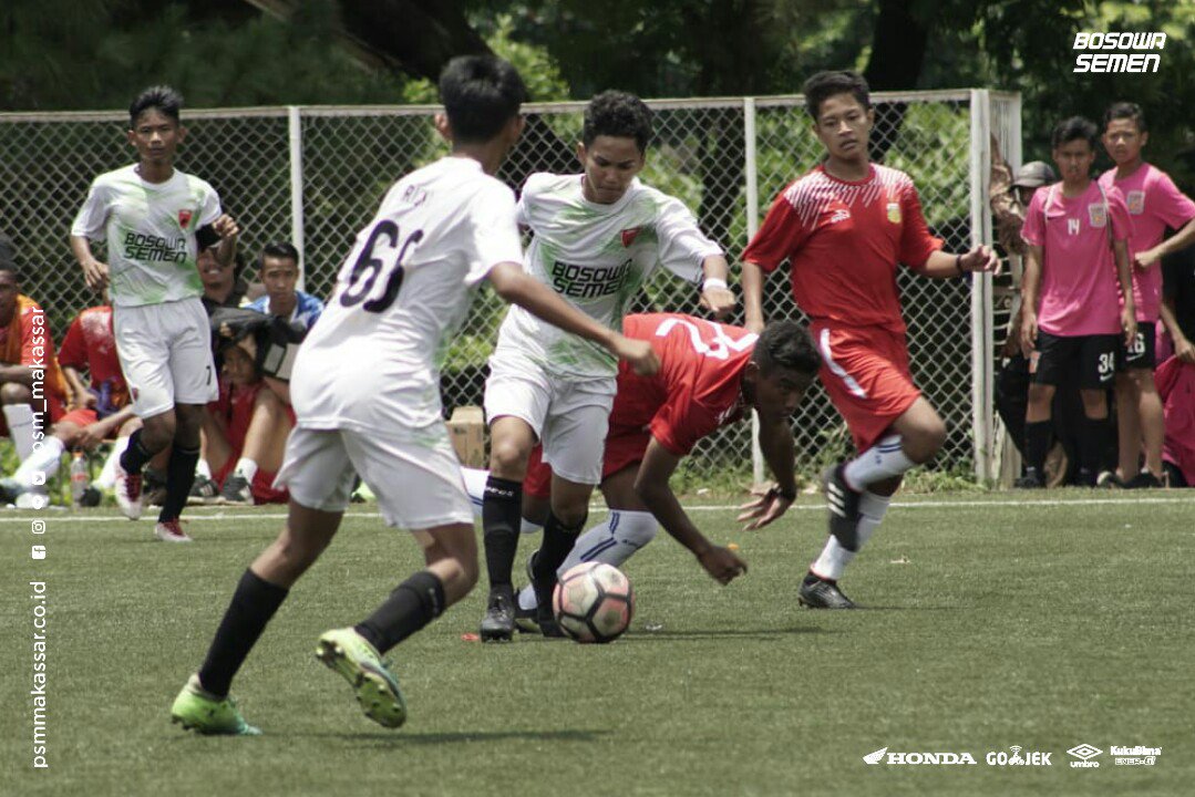 PSM_Makassar's tweet photo. Ramang Muda hari ini melakukan pertandingan trofeo melawan Bhayangkara FC U-16 dan PSS Sleman U-16 di Festival Filanesia Academy Pro U-16.
#PSMarise #EwakoPSM #PSMu16 #FestivalFilanesia https://t.co/RyPaZbpaEu