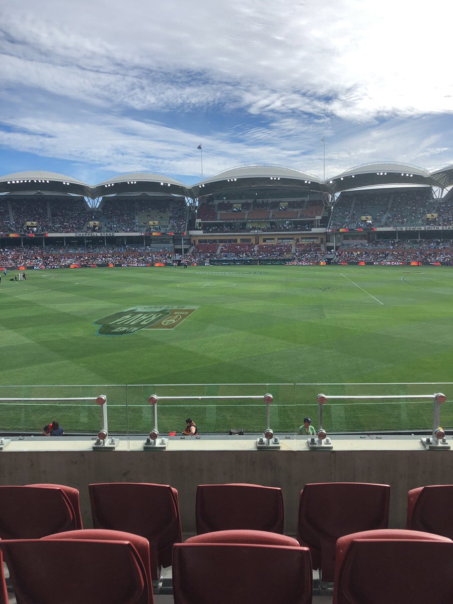 Blake29825035's tweet photo. Waiting for a mate hahaha @Mark_Soda  #gocrows https://t.co/7Pp1igBLLJ