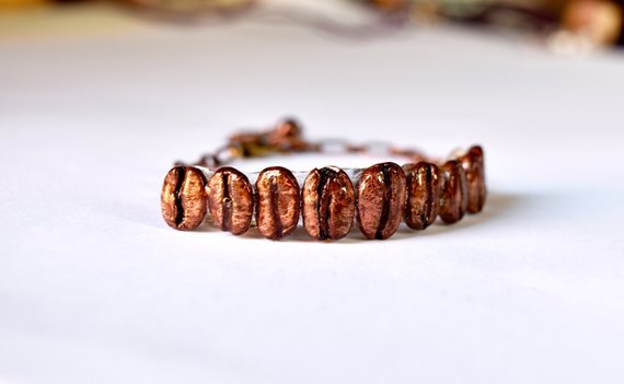 Vera_Ore's tweet photo. Coffee bring people together
#coffeejewelry #cofffee #bracelets  #naturaljewelry #giftideas #coffeelover #coffeelove #coffeegifts https://t.co/IYQmkW9o8z >Coffee Bracelet Jewelry, Coffee gift idea for coffee lovers, natural beans in epoxy resin, coworker gift https://t.co/CahtZN9qtc