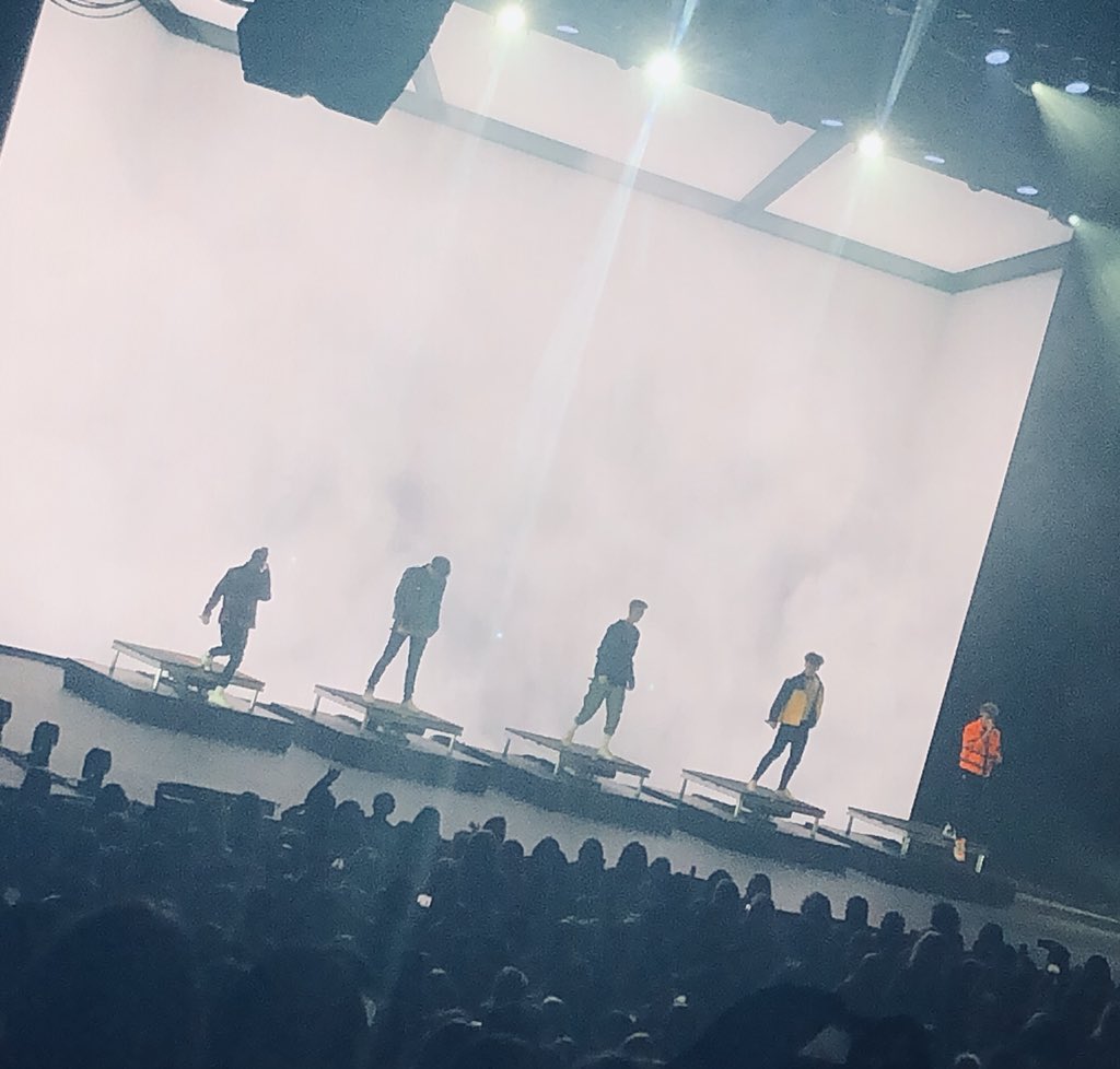 eve11n's tweet photo. First concert of the #8LettersTour !! It was an amazing night and you guys had awesome performances! Thank you #WhyDontWe for this experience. #8LettersTourPhoenix https://t.co/rnhAFylSXm