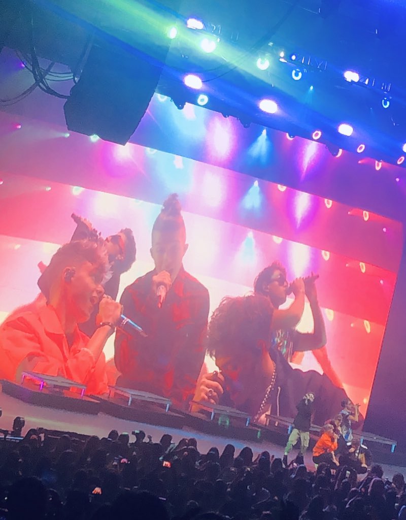eve11n's tweet photo. First concert of the #8LettersTour !! It was an amazing night and you guys had awesome performances! Thank you #WhyDontWe for this experience. #8LettersTourPhoenix https://t.co/rnhAFylSXm
