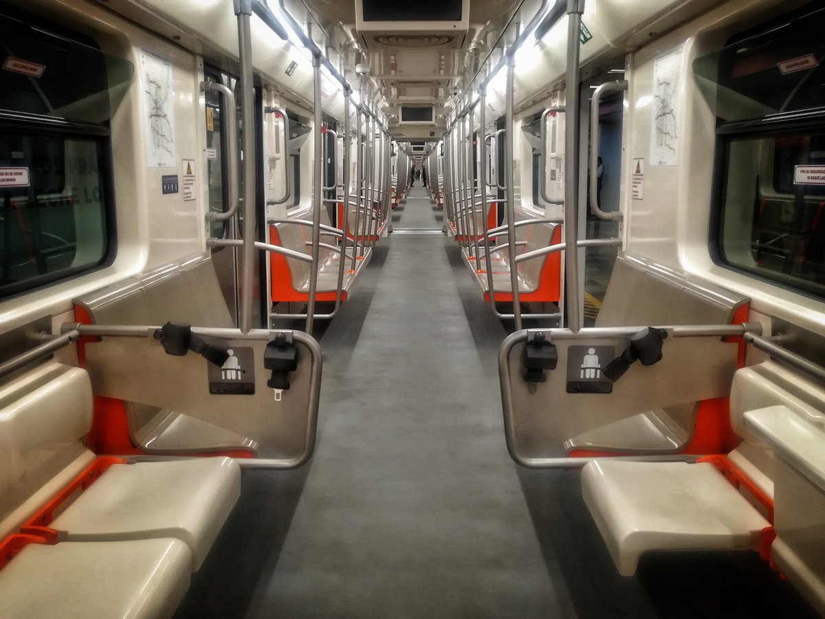 Hnr3y's tweet photo. ¿Les conté lo hermoso que es el CAF NM-16? A ver cuánto nos dura el gusto, la banda es bien salvaje, pero gracias @MetroCDMX #TeAMetrO https://t.co/zRzNeg3CEg