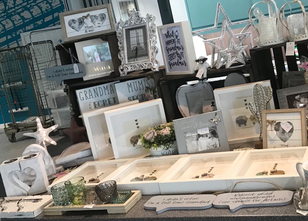 Shabby_Chicks's tweet image. Back in Carmarthen today - lots of fabulous new bits and bobs - just in time for Mother’s Day 👍