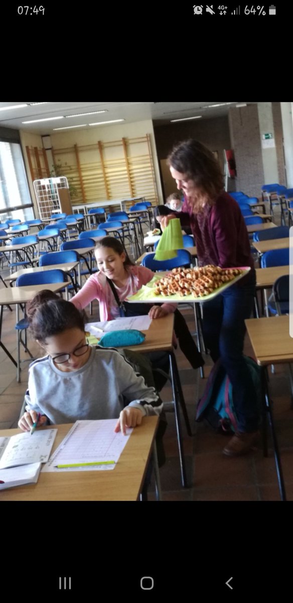 AtheneumMXM's tweet photo. Leerlingen 1A nemen deel aan de wiskunde kangoeroe wedstrijd. #sterkonderwijs @GO_onderwijs https://t.co/knpTNA1VbB