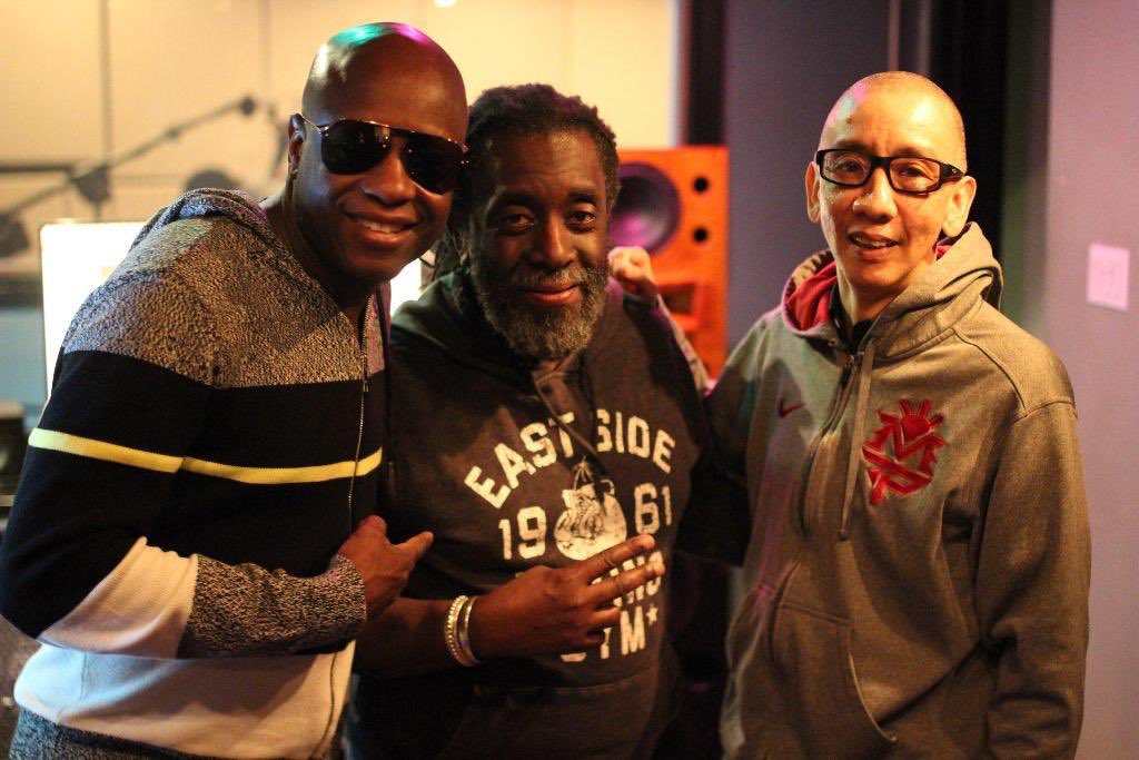 sid_mills's tweet photo. Good to be back with the fam at @PremierStudioNY @WondaMusic @SergeTsai #vibes #premierstudio #nyc 🔥👍🏾 #fugees #wondamusic @princewonda #jerrywonda 🎶 #sidmills #steelpulse #spimusicinc https://t.co/QfJrEsrRjf