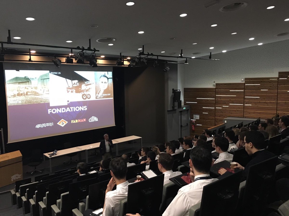 pilotes_af's tweet photo. À la rencontre des cadettes & des cadets Air France des promos A, B, C, D, E, F de l'Enac. Prochaine étape pour la promo A : direction Vero Beach, Floride, pour la pratique avec FlightSafety Academy ✈️
#pilotescadetsAF #cadetAF #cadetsAirFrance2018 @enacfrance
@FlightSafetyInt https://t.co/Ki1wWzBybb