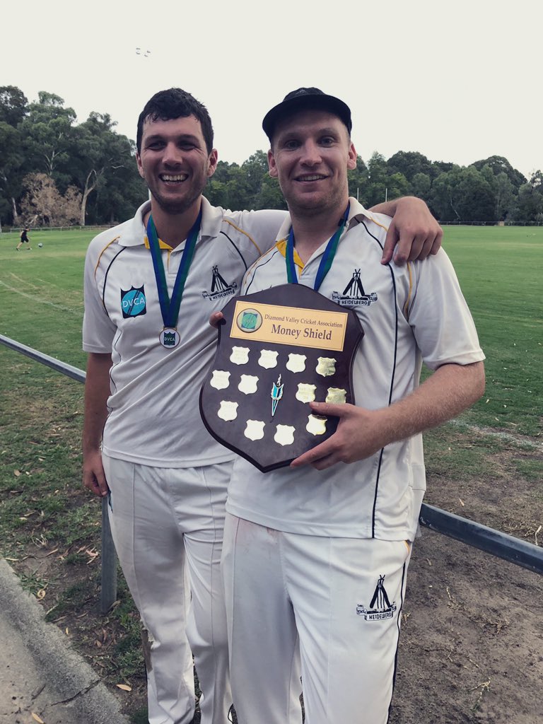 _gogs10's tweet photo. Stoked to finally get a flag with the big man after holding up an end for him for 15 years. 220kg of pure happiness/white chocolate @JackRidewood https://t.co/zfVVlLkNvn