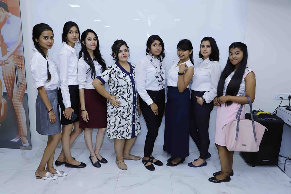 puneinifd's tweet photo. "WORK-IN-STYLE" 2 days workshop where students understood the ways of formal dressing because there is no second chance to make first impression and our dressing and style is a reflection of our attitude and our personality. workshop has been conducted by Alka Singh.
#inifddeccan https://t.co/rtu3mImTvp