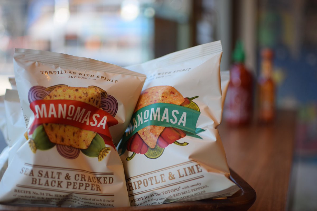 It’s #NATIONALCHIPANDDIPDAY !!! Go to one of our stores and pick up your free packet of <a href="/Manomasa_/">Manomasa</a> and pot of roja salsa with your burrito today!!!