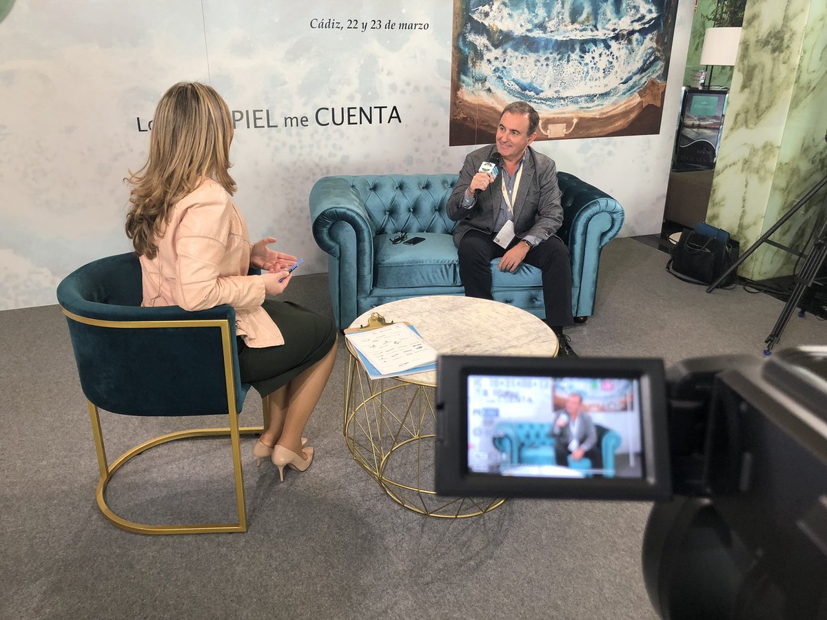 AEDVAndalucia's tweet photo. #LoQueTuPielMeCuenta | 

El Dr. Manuel Alcaraz @dermalcaraz nos habla de la #dermatología estética  y de su ponencia en el curso precongreso de esta reunión. https://t.co/zNrz1NLfId