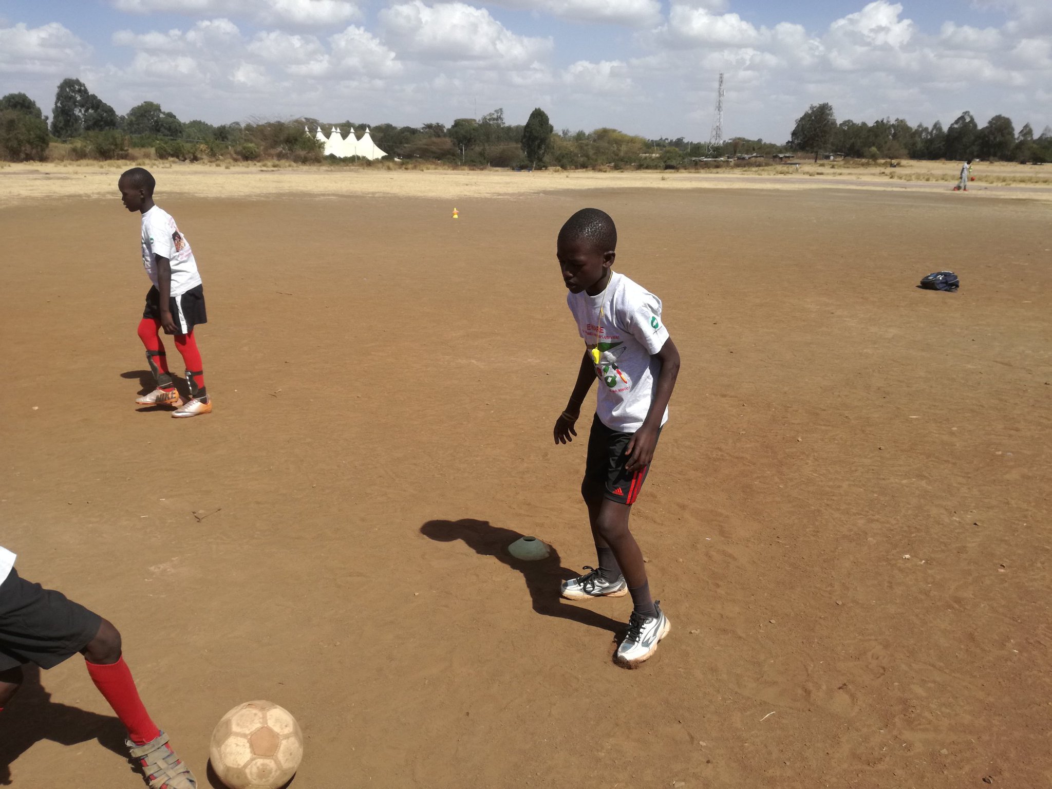 Daichi Motomatsu コーチしながらプレーする選手発見 これまで多くのプロサッカー選手を輩出したaston Roma Sports Academyを訪問 温かく迎えていださりありがとうございました 是非フレンドリーマッチを