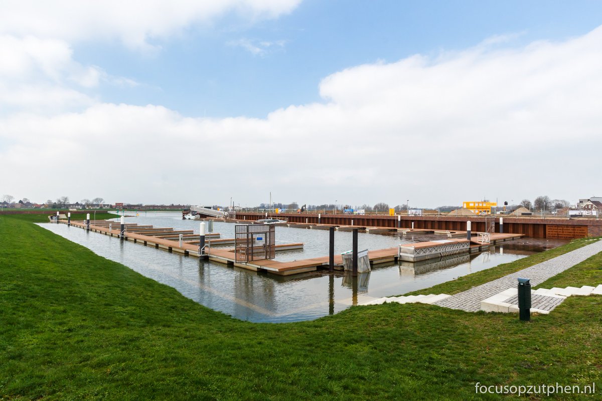 vandongeren's tweet photo. Foto's toegevoegd van vrijdag 22 maart 2019 o.a. nieuwbouw 'Zozijn zorgcomplex', 'Havenstraat veld 1,2 en 3' en 'Noorderhaven veld 11 &amp; 12' https://t.co/5boAmv4fP4 https://t.co/3jI824yOAO