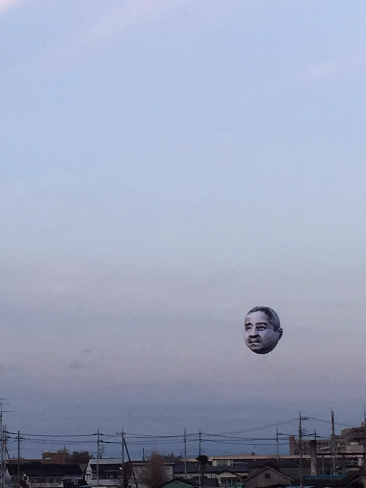 宇都宮の空にwwwおじさんの顔を浮かべるブロジェクトwww