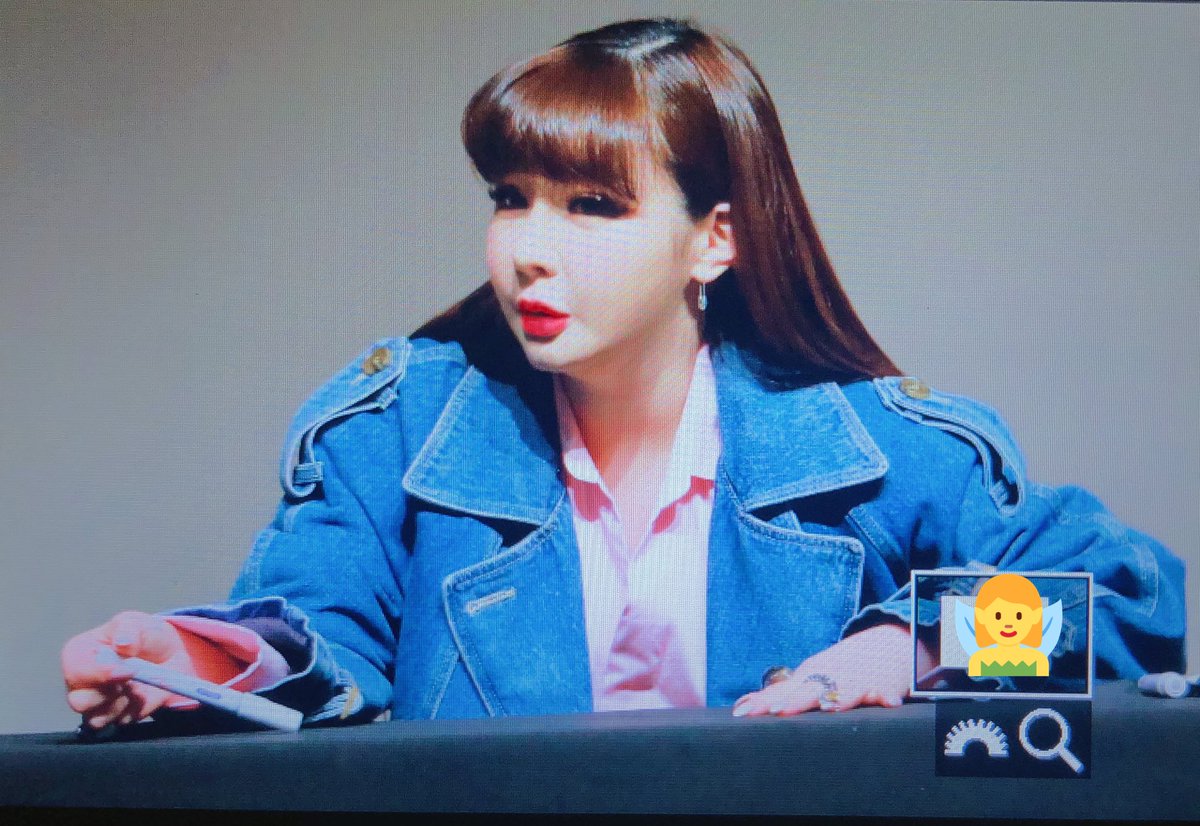 Firefly0324's tweet photo. 190323

봄토끼ㅜㅜㅜ힝ㅜㅜ너무 귀여워서 반치야

#박봄 
#bom 
#PARKBOM https://t.co/nR3UbimaaV