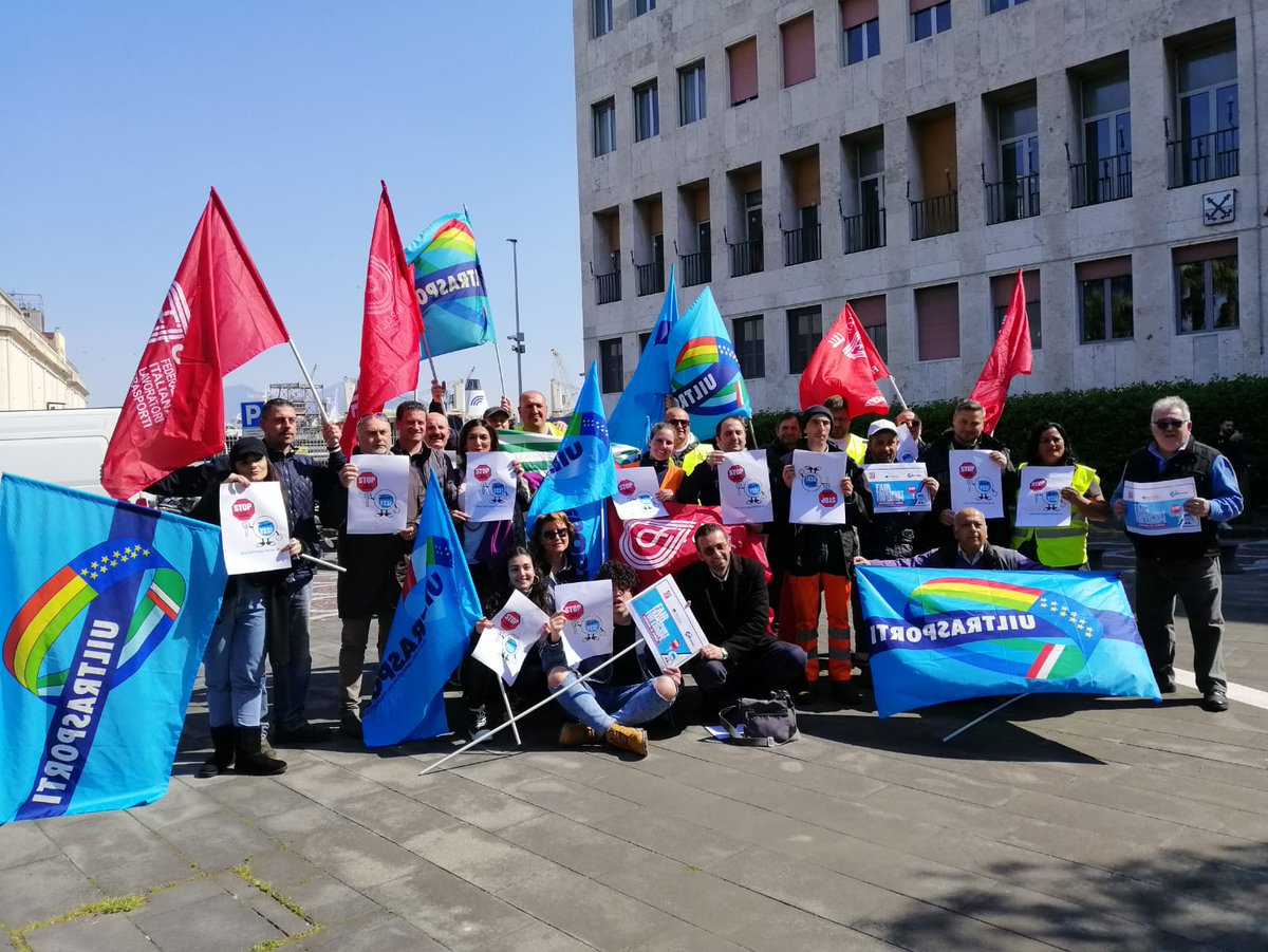 Staffetta di #Fairtransport: La #filtcgilcampania insieme ai compagni della #Uiltrasporti fa la prima tappa nel #portodiNapoli.
#Etf_europa
#cgilcampania 
#filtcgil