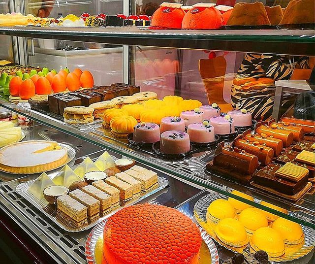 crislaurika's tweet photo. Qué ricura!!!😋😋
#dulces #pasteles #dulcesricos #artesania #diseñosdulces #sabrosos #ricos #postres #cake https://t.co/SbOf4DgAwl https://t.co/TWgmOmof7O