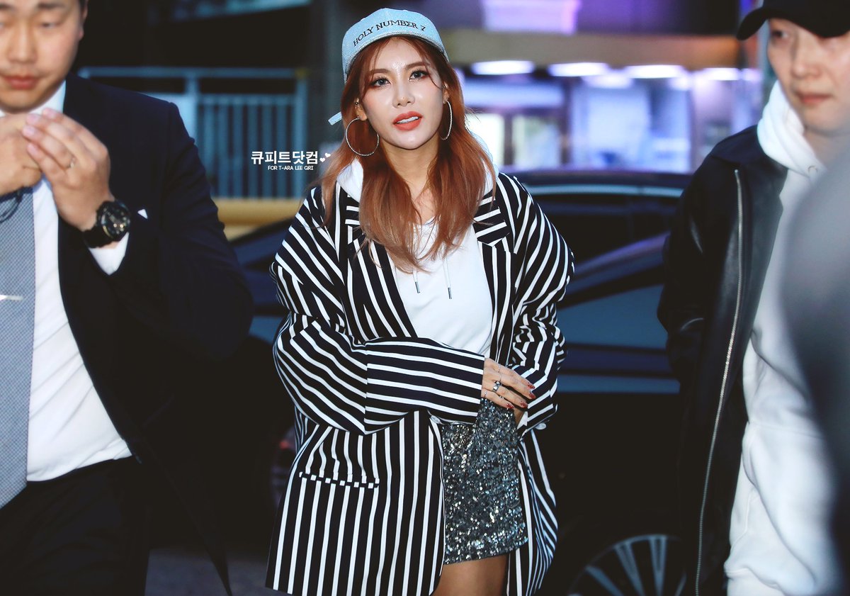Q_pidotcom's tweet photo. 190321 SFW HOLY NUMBER 7 HQ
#큐리 @QriPretty https://t.co/j1qKIJIiCP