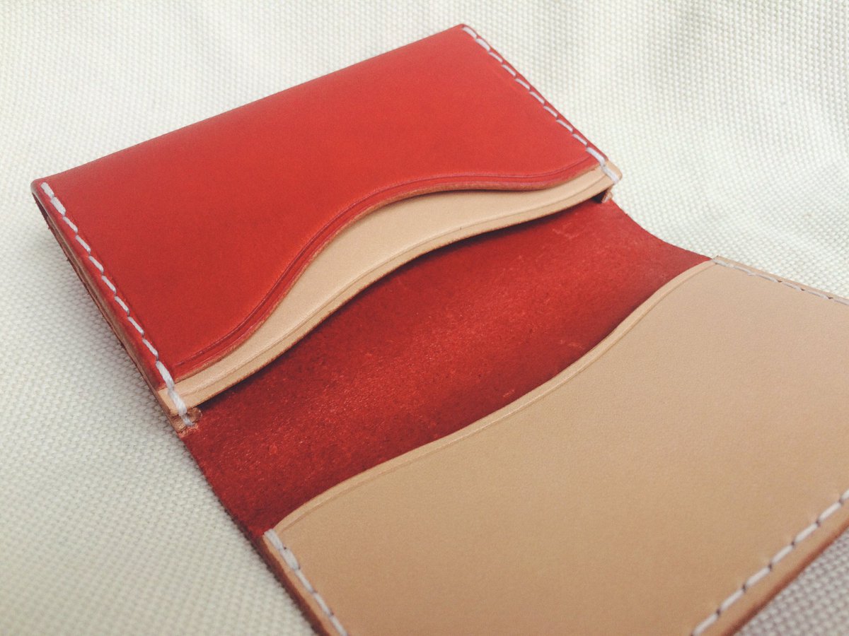 t4hzoo's tweet photo. #名刺入れ #レザークラフト #エルバマット #ハンドメイド #cardcase #learhercraft #handmade https://t.co/nkzKKqnGcC https://t.co/g3Ne60wCcq