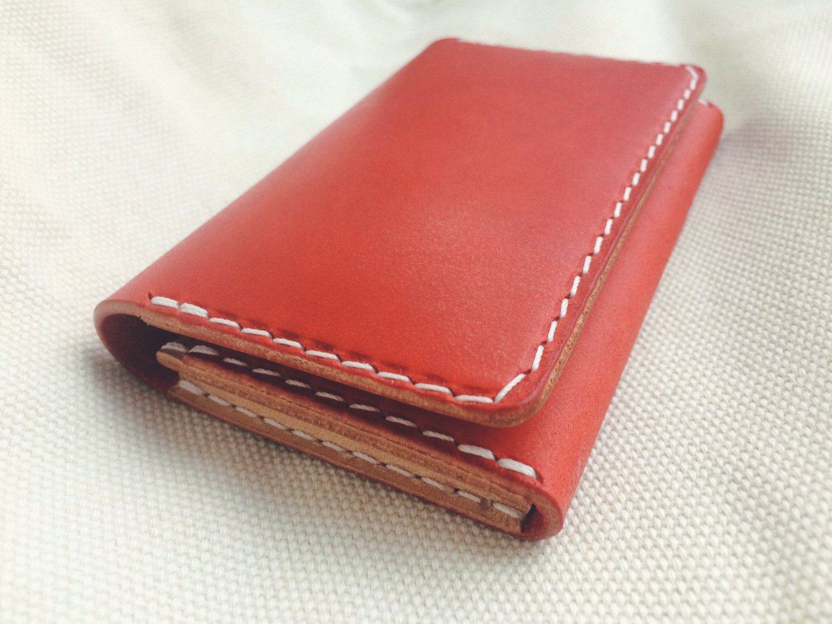 t4hzoo's tweet photo. #名刺入れ #レザークラフト #エルバマット #ハンドメイド #cardcase #learhercraft #handmade https://t.co/nkzKKqnGcC https://t.co/g3Ne60wCcq