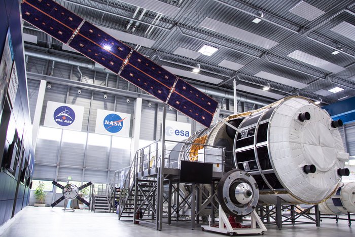 nucleusVR's tweet image. Great meeting with Stephane Ghiste from @esa_eac showcasing @nucleusvr for astronaut training and #telerobotics #moonvillage #ISS #humainspaceflight @HoloLens thanks to @lavalvirtual youtube.com/watch?v=BkhiRI…