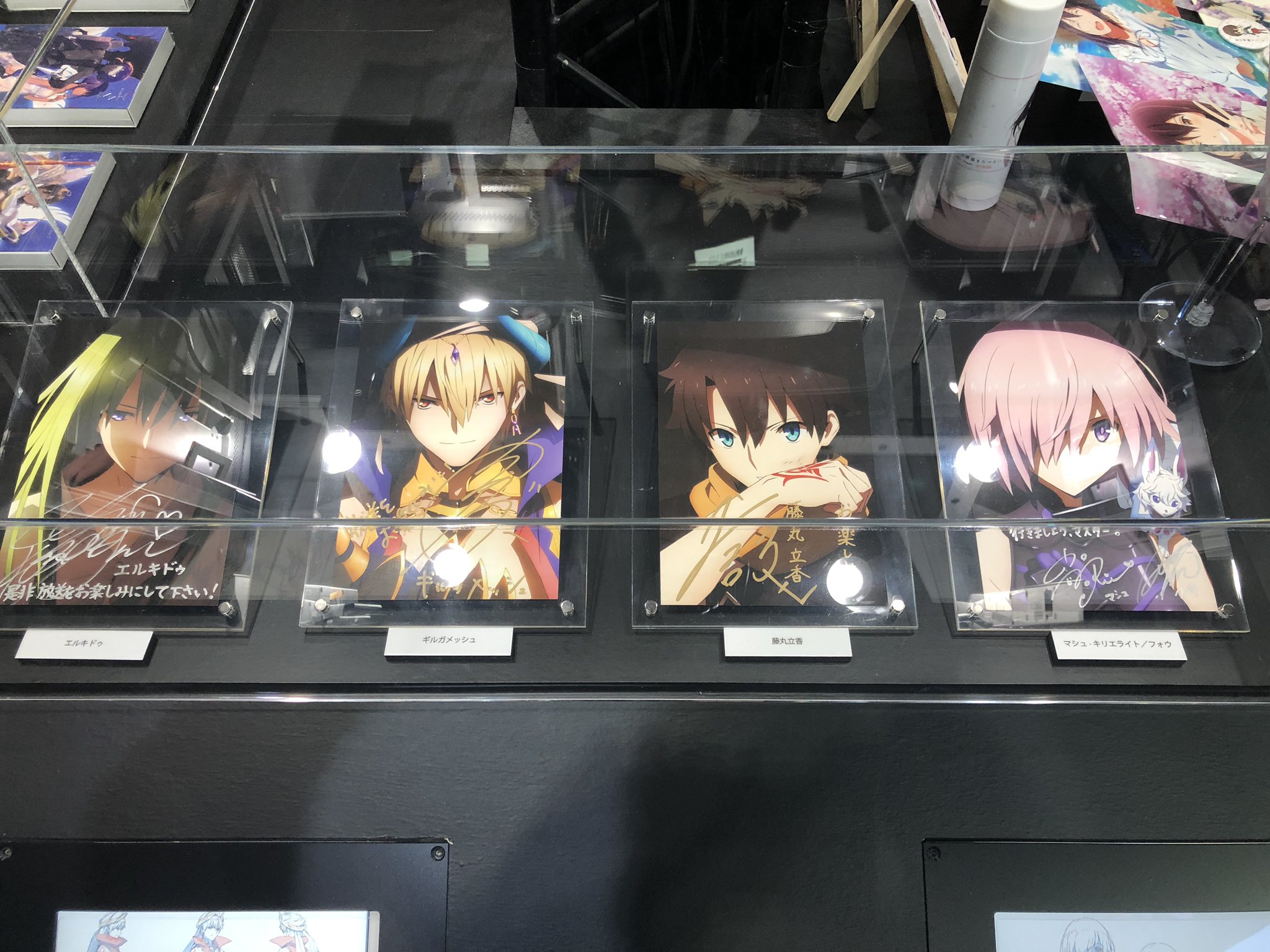 公式 Fate Grand Order 終局特異点 冠位時間神殿ソロモン Animejapan 19の1日目が終了 アニプレックスブースに展示中のキャストサイン入りバビロニアポートレートをお届け 明日12 10 行われる Fate Grand Order スペシャルステージ In Animejapan