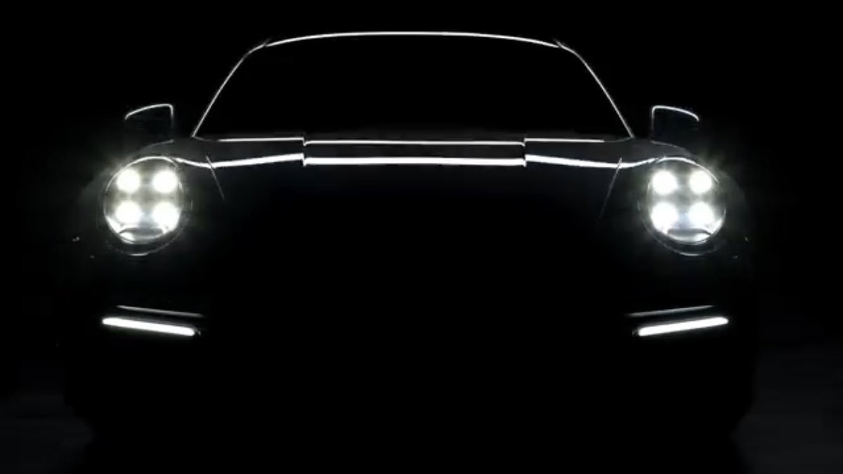 fredfougerat's tweet photo. Quand la #publicité dans sa créativité «peut encore surprendre» comme une... #Porsche911.
A regarder intégralement.
(RT @stephanechery).
#communication #marketing
➡ https://t.co/bOw2g7f7PP https://t.co/Ob8T9RGFhf