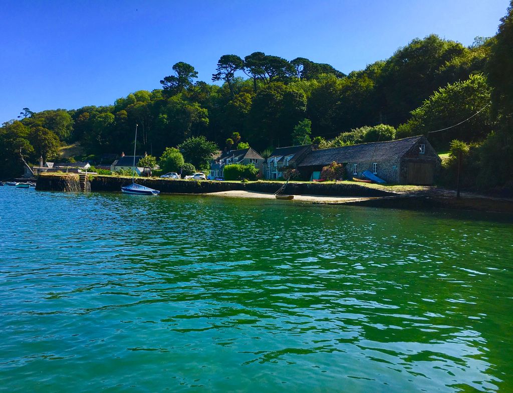 Peace and tranquility, right? This stunner was taken by @CarrickCleaning 🙌, great shot guys! Go and give them a follow if you don’t already! .⠀⠀ .⠀⠀⠀ .⠀⠀⠀ .⠀⠀⠀ .⠀⠀⠀ #GetMeToCornwall #Helford #Falmouth #Cornwall